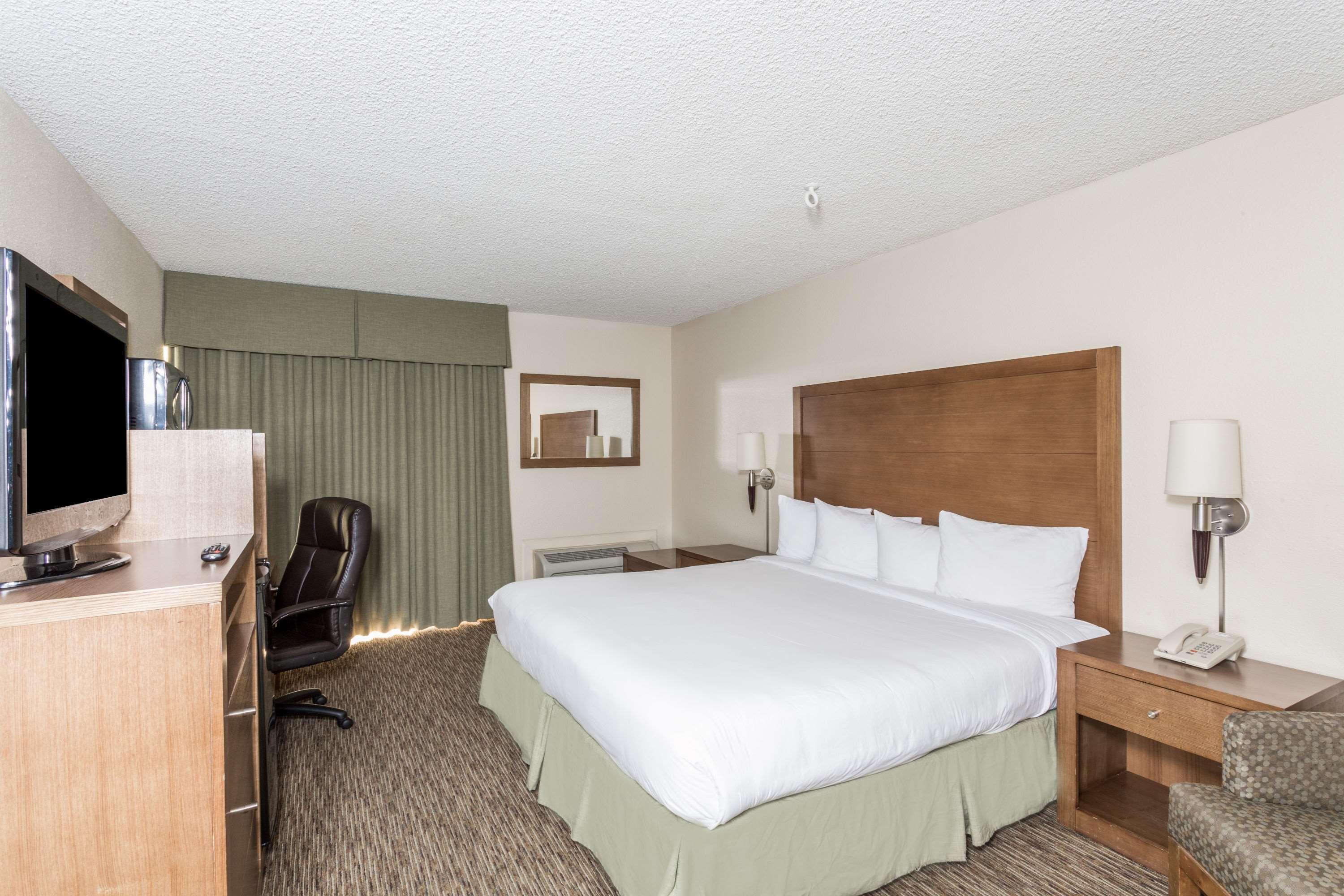 Days Hotel By Wyndham Peoria Glendale Area Exterior foto